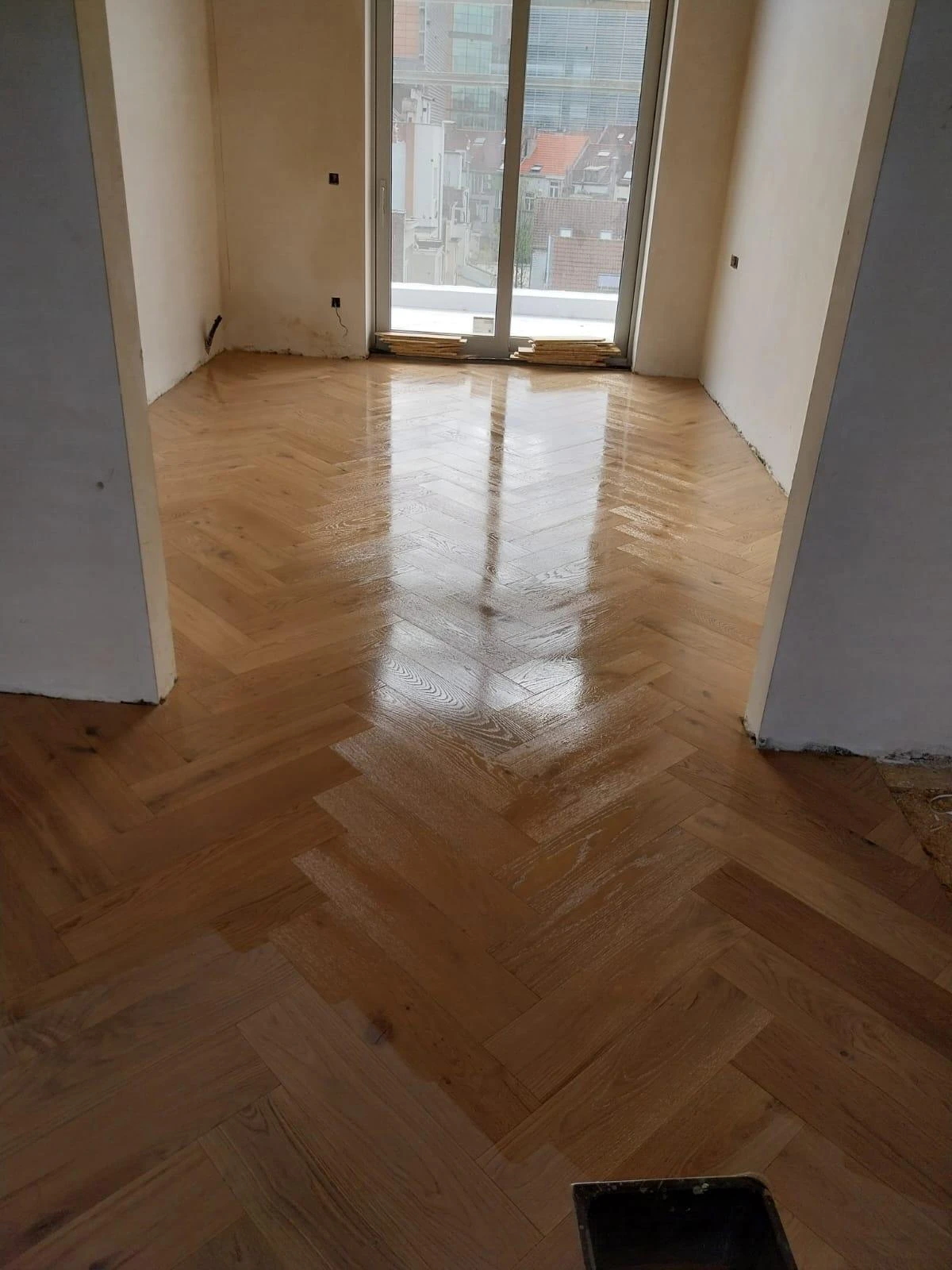 Plaatsen en behandelen visgraatparket met Osmo Hardwaxolie 3061-3